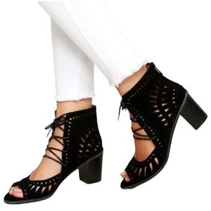 𝅺Vince Camuto Tarita Sandal Heels Laser Cut Black 7